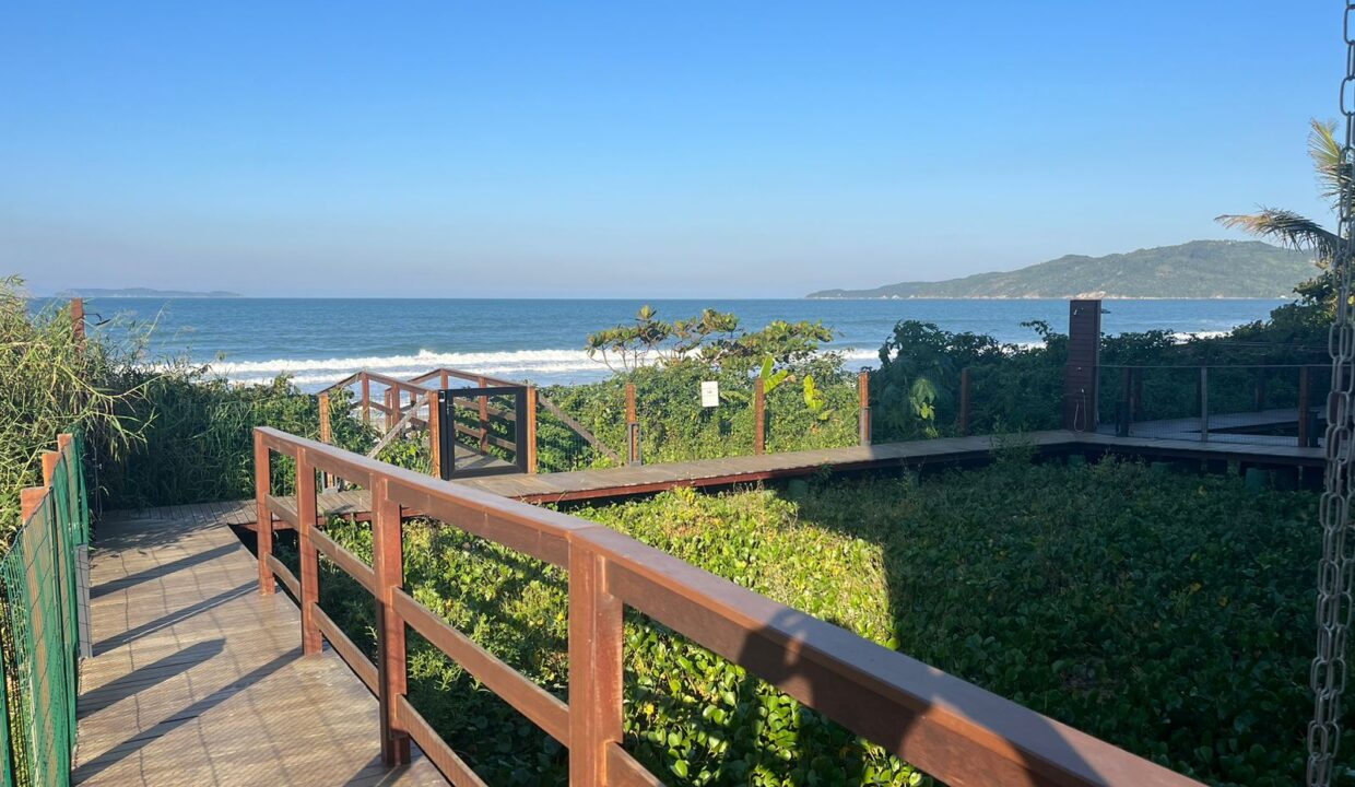 Apartamento-frente-mar-na-praia-de-Mariscal-Bombinhas-Santa-Catarina (8)